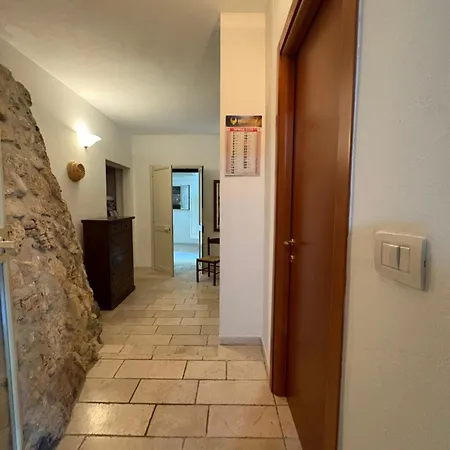 Posto Cantoro 佩斯科勒海滨